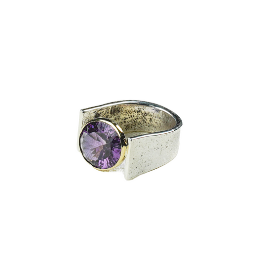 Dazzling Amethyst Ring